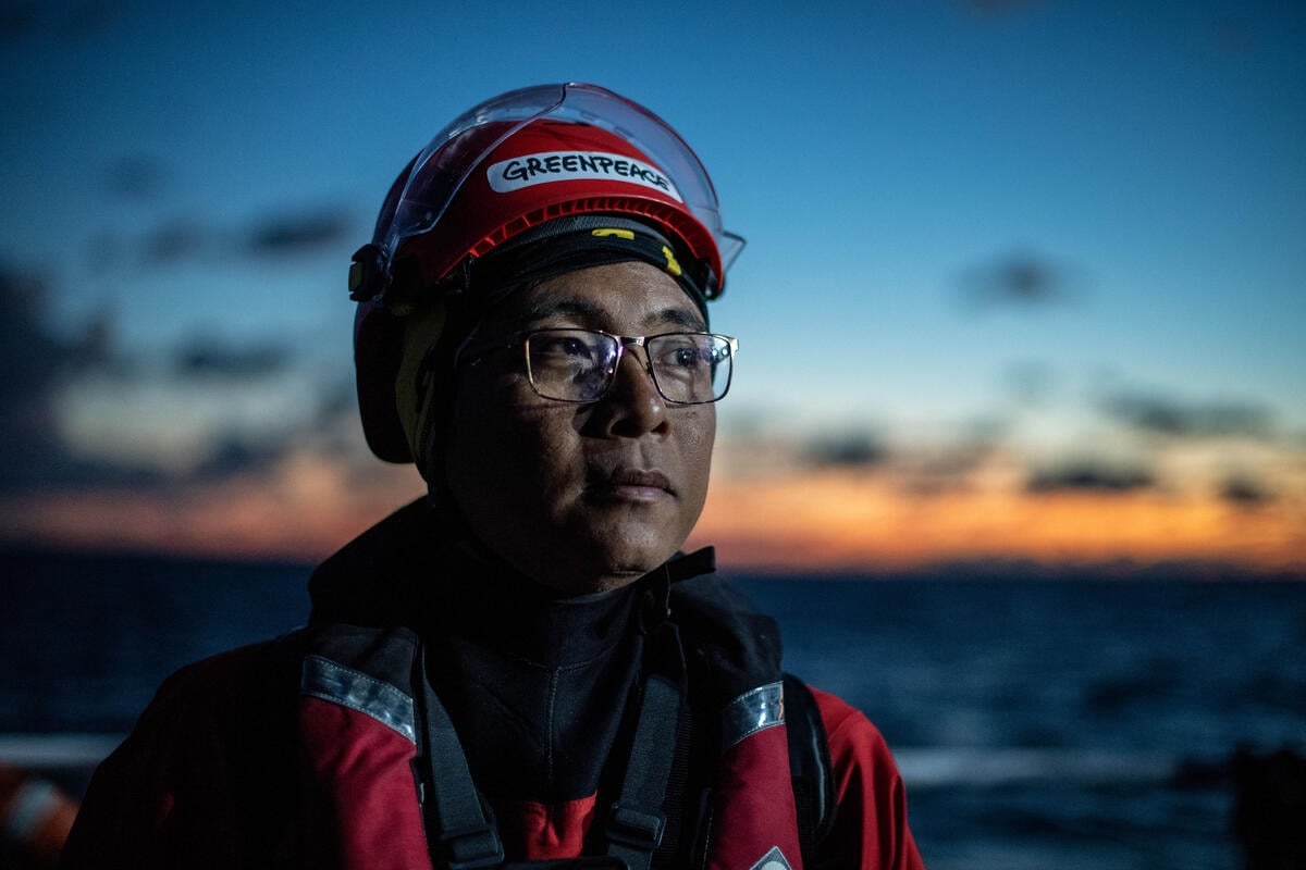 Activist Preparations on Arctic Sunrise. © Chris J Ratcliffe / Greenpeace