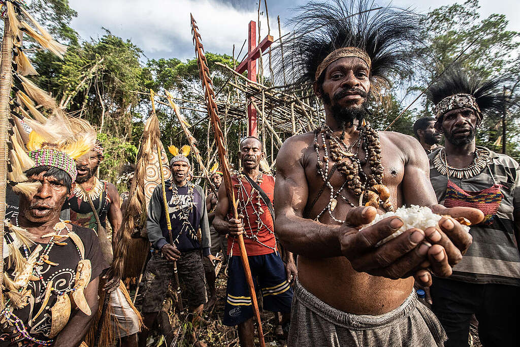 Awyu Tribe in Boven Digoel, South Papua. © Jurnasyanto Sukarno / Greenpeace Awyu Tribe in Boven Digoel, South Papua. © Jurnasyanto Sukarno / Greenpeace