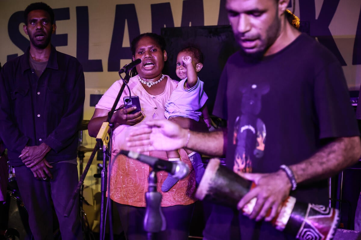 Sunrise West Papua Performed at The "Silenced Paradise" Exhibition in Jakarta. © Dhemas Reviyanto / Greenpeace