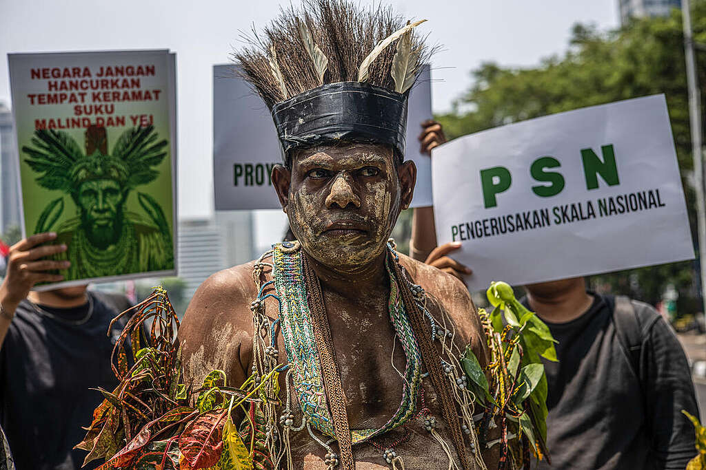 Food Estate Merauke Protest at Defense Ministry in Jakarta. © Afriadi Hikmal / Greenpeace Food Estate Merauke Protest at Defense Ministry in Jakarta. © Afriadi Hikmal / Greenpeace