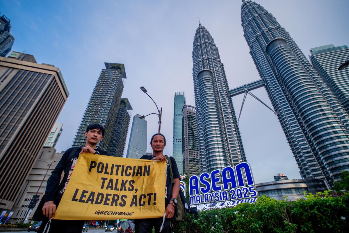 Residents struggle amid haze in Indonesia, yet government fails to grasp the root cause of peatland fires