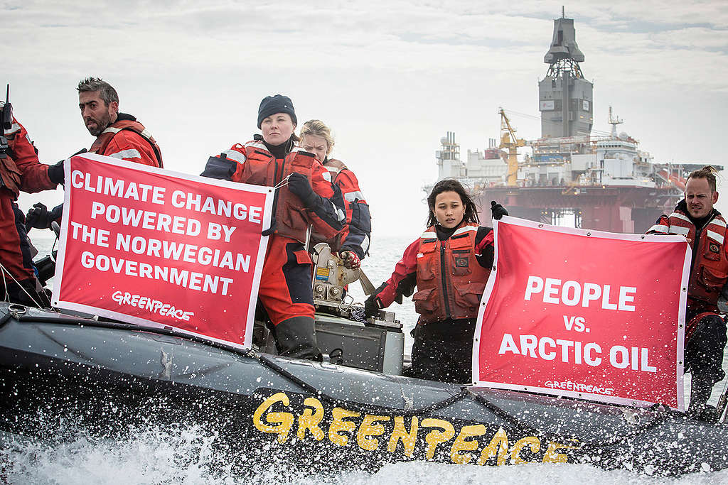 Arctic Sunrise Protests in the Barents Sea. © Will Rose / Greenpeace Arctic Sunrise Protests in the Barents Sea. © Will Rose / Greenpeace