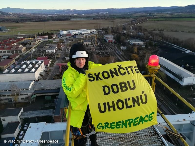 Greenpeace aktivister på ett kolkraftverk i Slovakien 