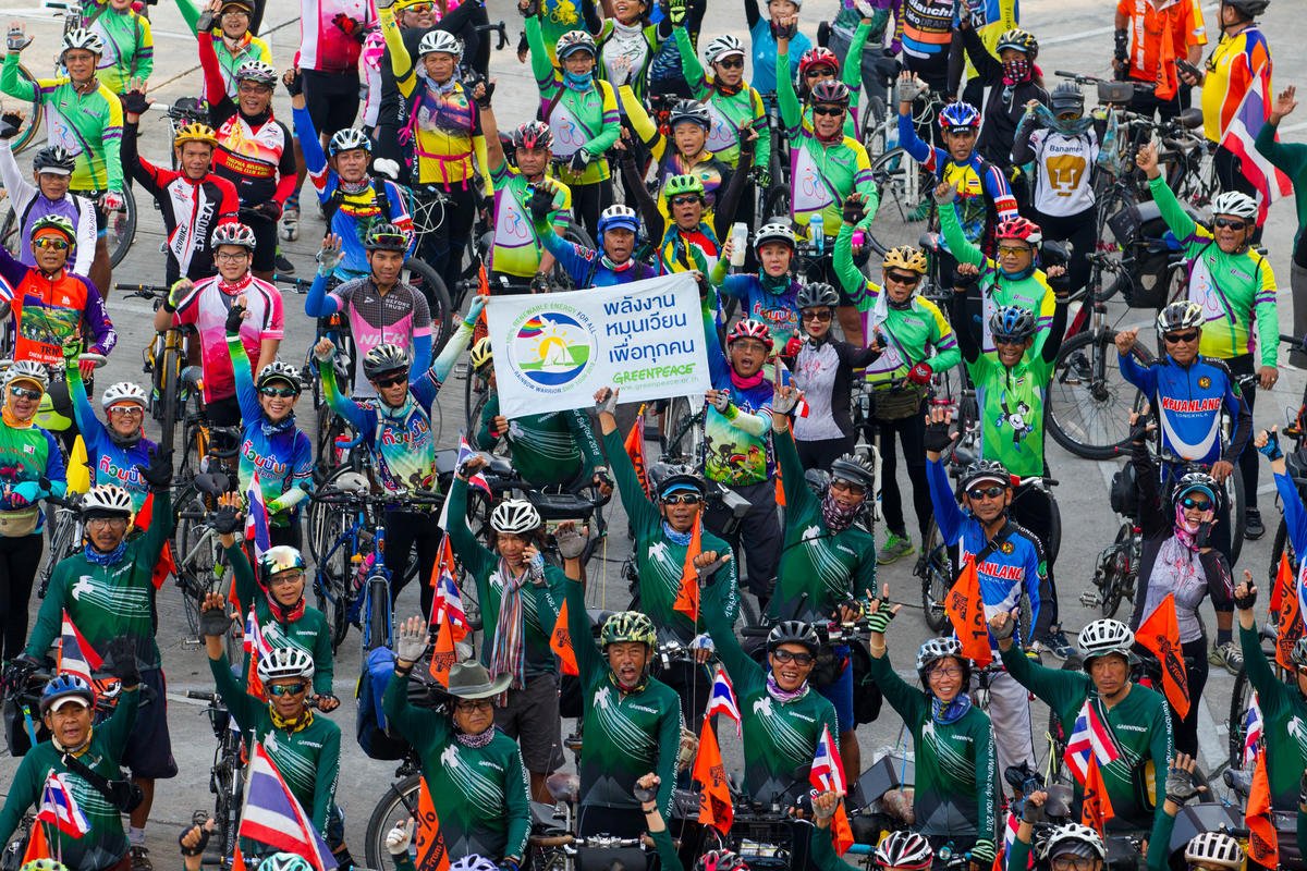 Cyclists for Renewable Energy Event in Songkhla. © Baramee Temboonkiat / Greenpeace Cyclists for Renewable Energy Event in Songkhla. © Baramee Temboonkiat / Greenpeace