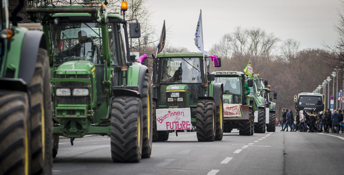 "We Have Had Enough" March in Berlin. © Mike Schmidt / Greenpeace