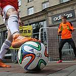 2014 世界盃第一球 adidas 踢開污染