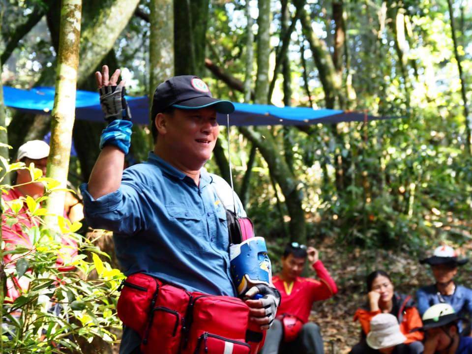 921地震發生後，江宇川決心投入搜救領域，親見在山裡面被留下的大量垃圾，也在20多年前便拒用塑膠吸管及一次性餐具。