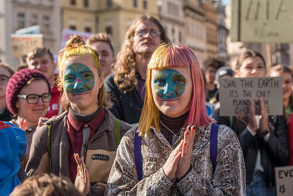 9月20日捷克布拉格，上千人響應氣候罷課行動。