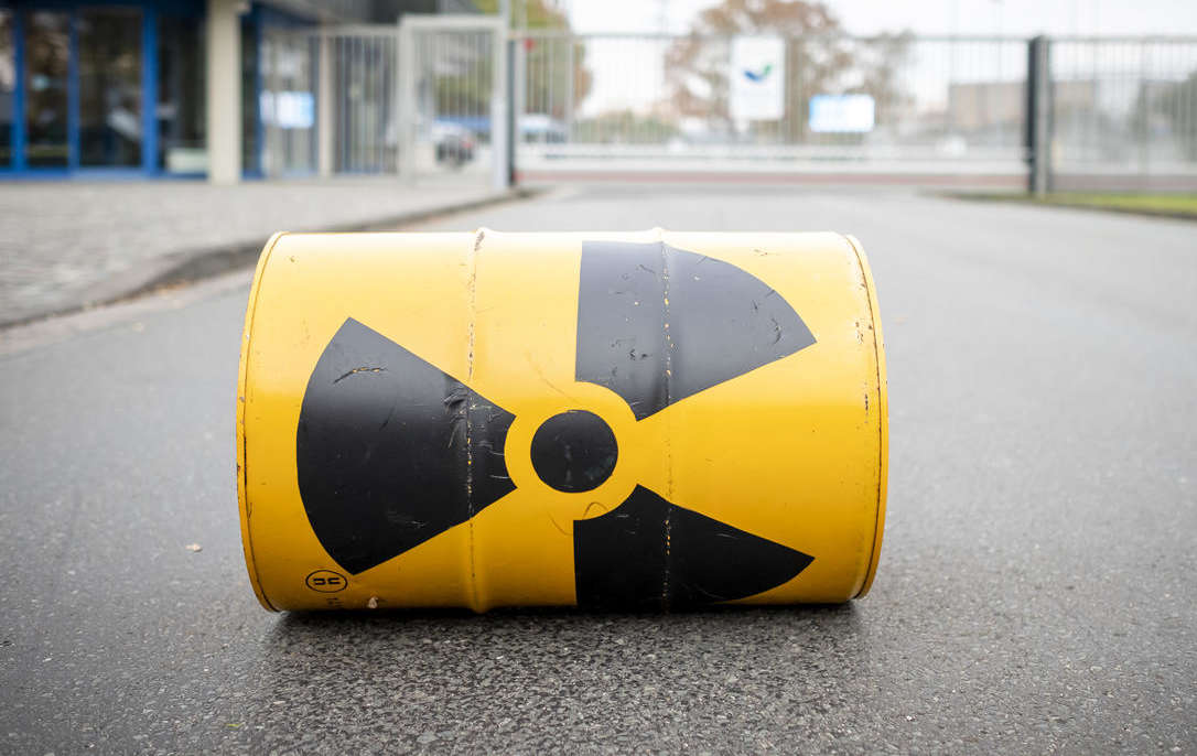 Protest in Germany against Uranium Hexafluoride Transport to Russia. © Britta Radike / Greenpeace