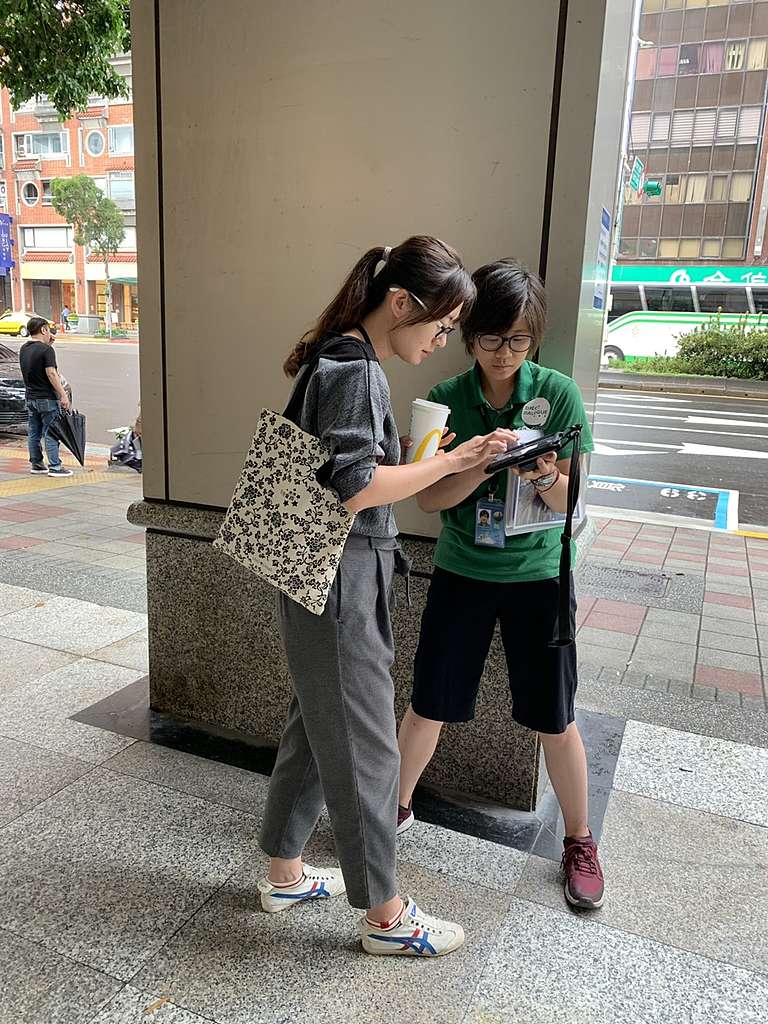 阿霞希望與民眾對話時,能夠讓對方感受到環境的價值,進而長期投入支持環保工作。