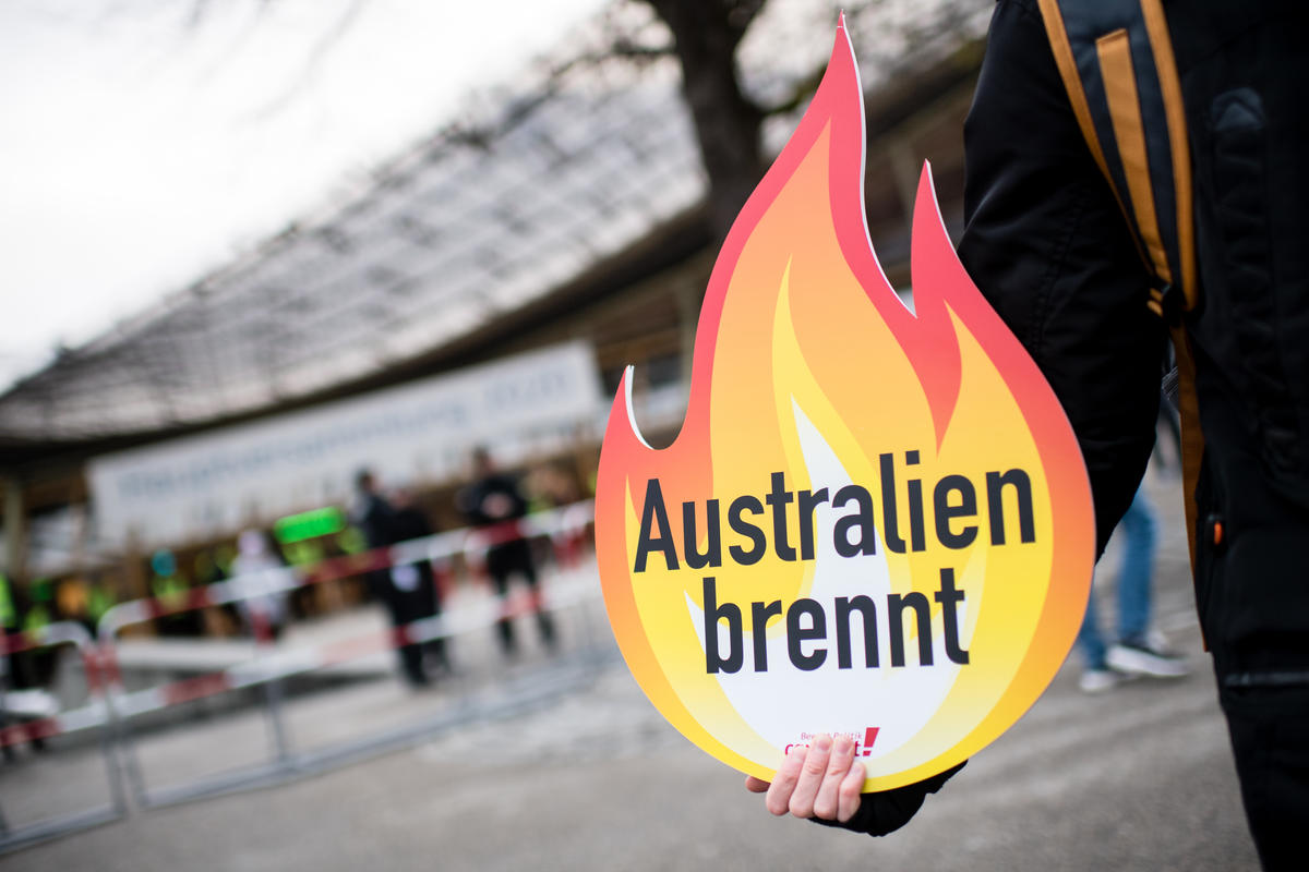 Coal Protest at Siemens Shareholders Meeting in Munich. © Matthias Balk / Greenpeace