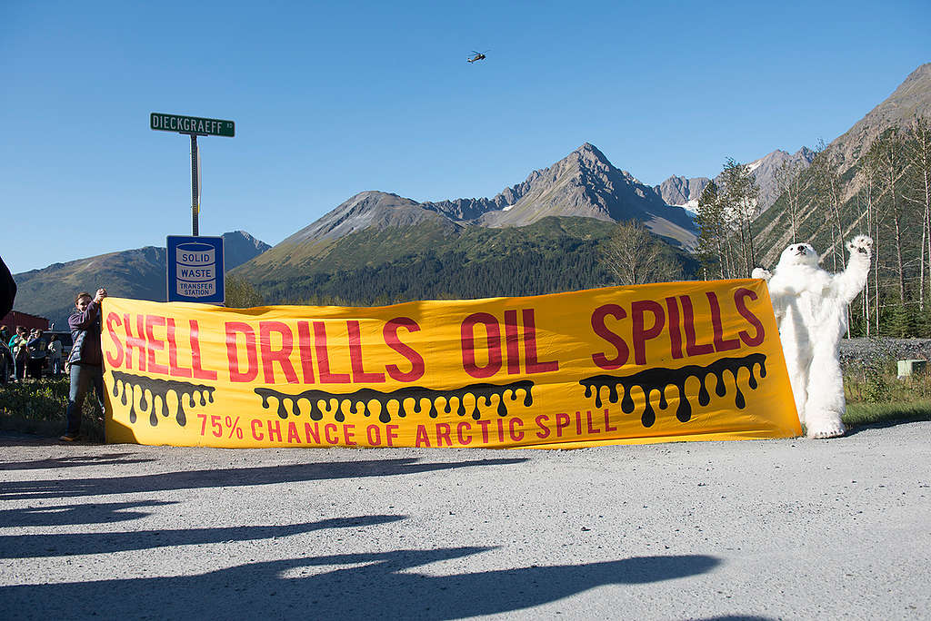 歐巴馬總統訪問阿拉斯加期間的抗議行動© Mark Meyer / Greenpeace