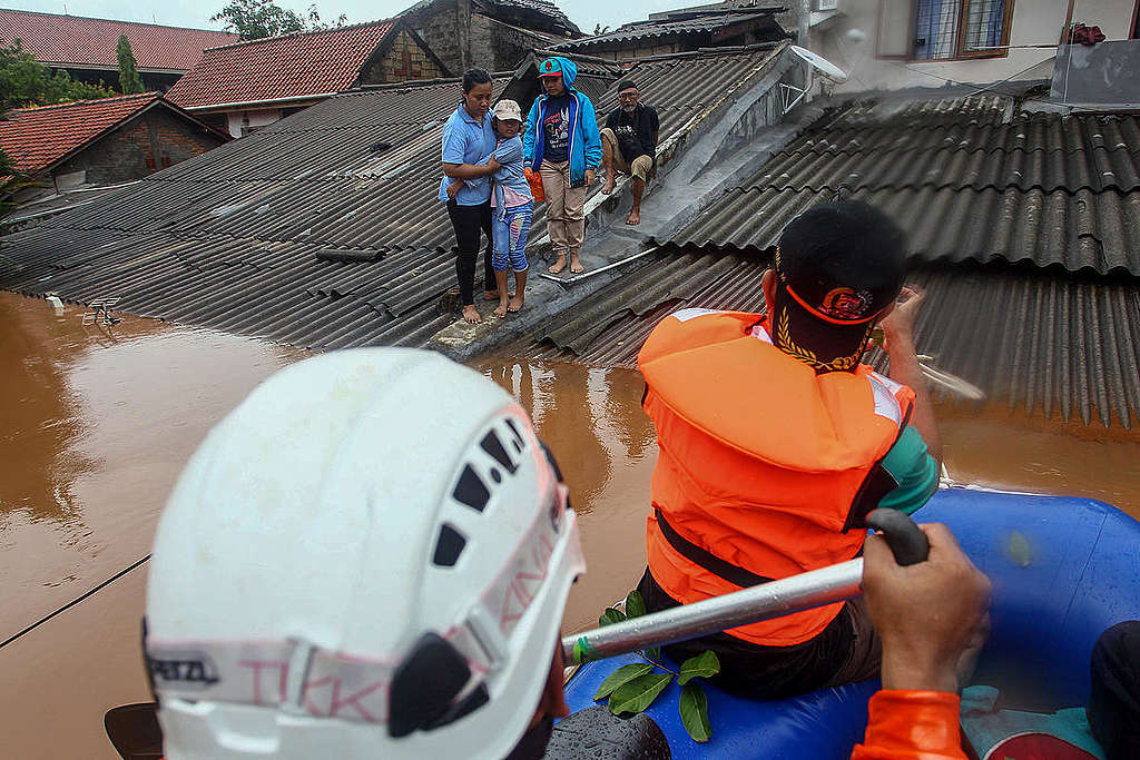 2020年1月1日，印尼雅加達因暴雨遭受嚴重水患。
