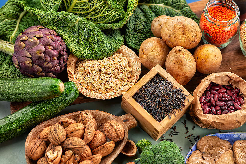 素食者攝取蛋白質的來源其實很多，如豆類、堅果、馬鈴薯、花椰菜、藜麥等。
