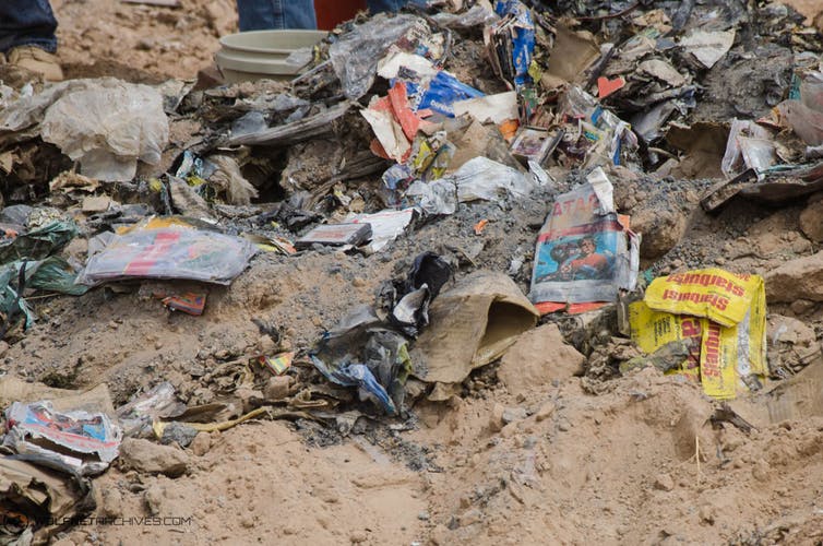 新墨西哥州的垃圾掩埋場中發現塑膠製的電腦遊戲包裝。