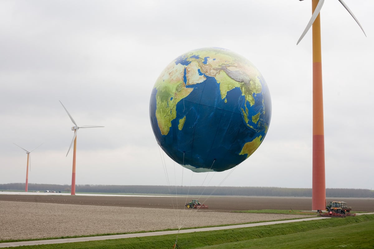Launch of the Climate Project  You turn the Earth bij Pampus. © Greenpeace / Joël van Houdt