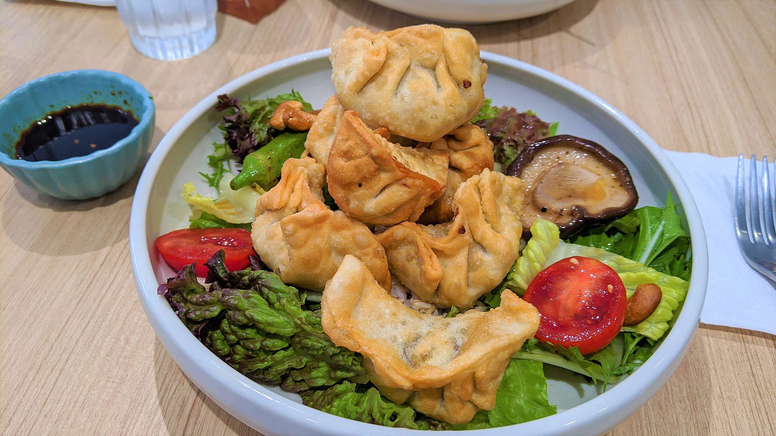 蔬食人口快速增加,市面上也有更多蔬食友善的選擇,包括甜點、小吃、各國料理、營養補充品等。