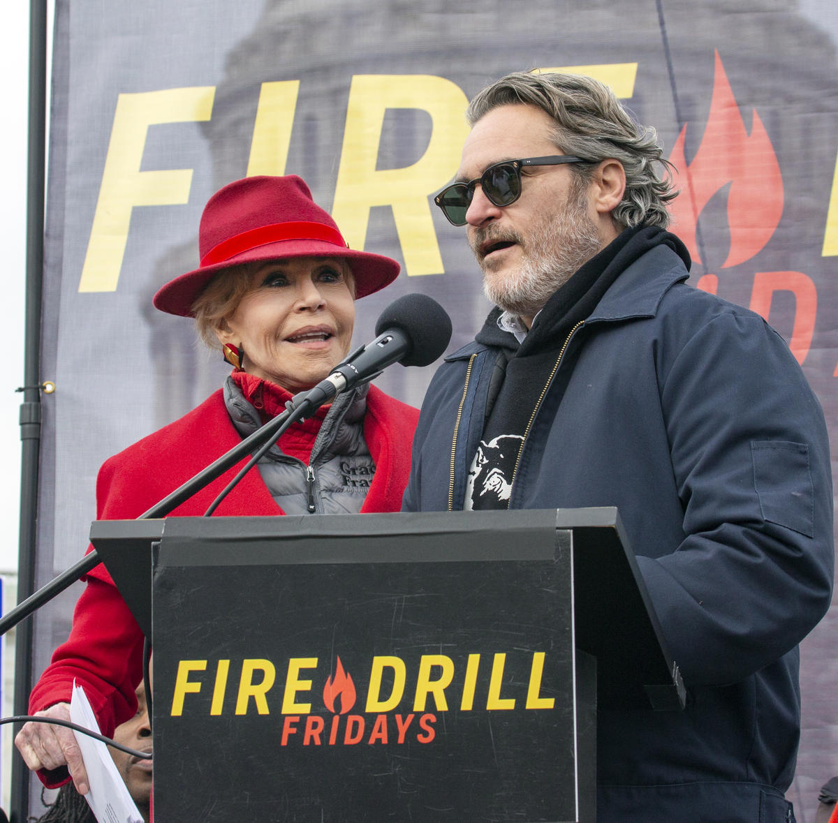 長年關注環境議題的奧斯卡影帝瓦昆・菲尼克斯（Joaquin Phoenix）來到Fire Drill Fridays現場，表示支持。