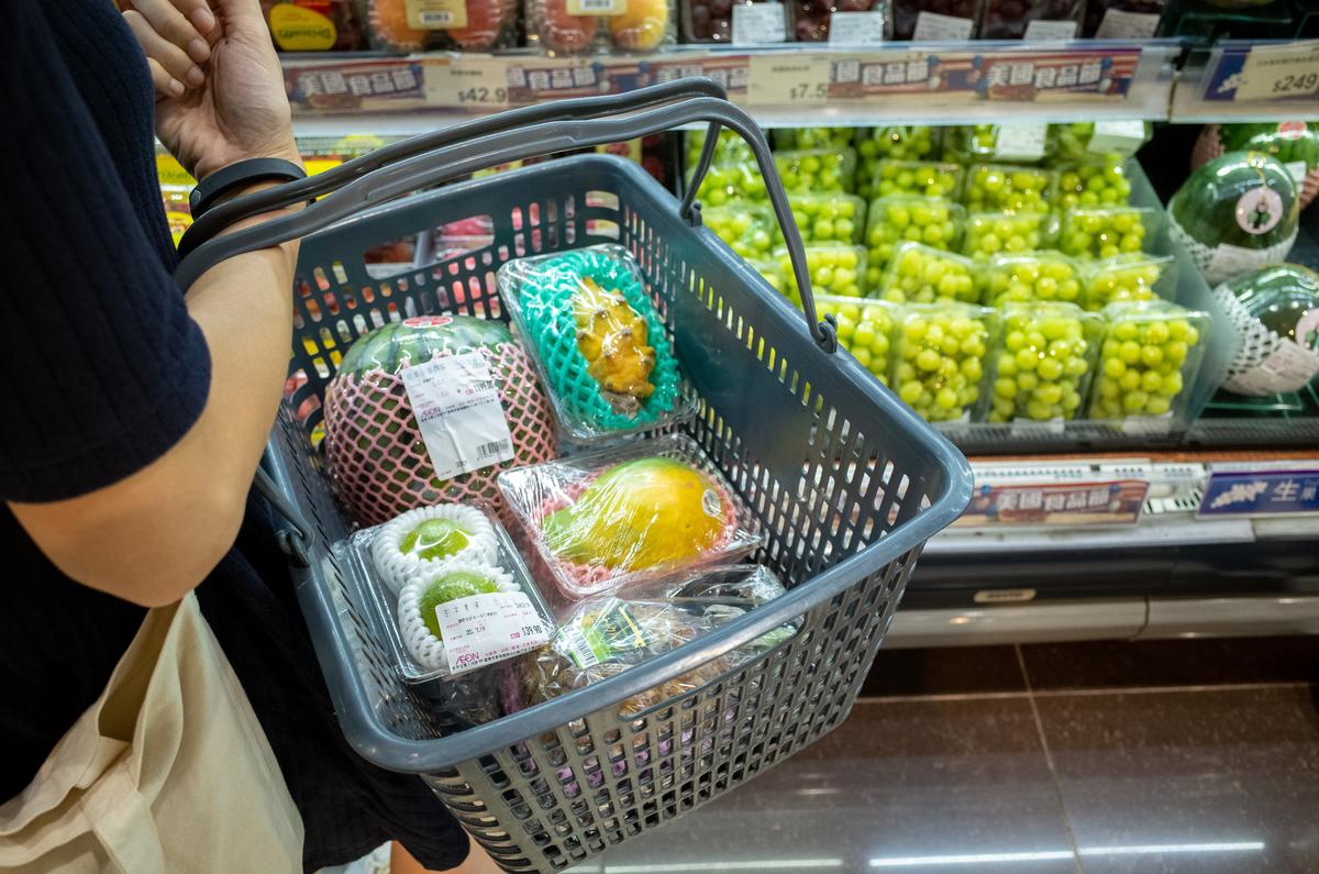 超市所販售的許多商品其實都不須要塑膠包裝,綠色和平經過研究調查後,選出13種類別的產品最有潛力嘗試無塑販售。