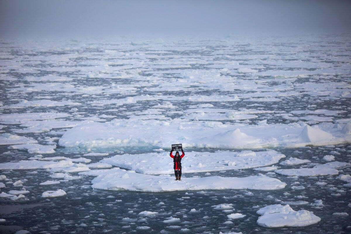 Mya-Rose Craig於2020年參與綠色和平的北極航程，9月25日在地球極地之地為氣候行動，並在2021年獲得金氏世界紀錄，認證為地球最北端的氣候行動。