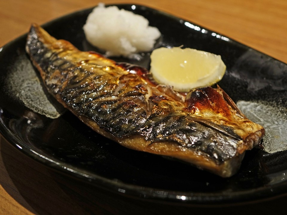 烤鯖魚是相當受歡迎的海鮮料理之一,但如果想食用也須看季節,才能避免干擾繁殖,讓生態更永續。