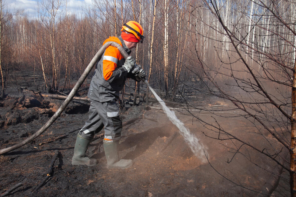 2022年5月，俄羅斯消防志工協助撲滅位於葉卡捷琳堡地區的一處森林火災。