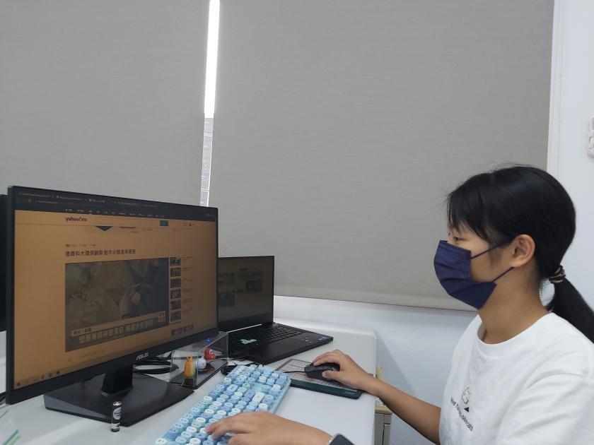 就讀中正大學資工所的顏于婷認為,青年在社會中扮演的角色雖然遠不及制定法規的大人,卻可以成為讓社會大眾關心氣候變遷的催化劑。