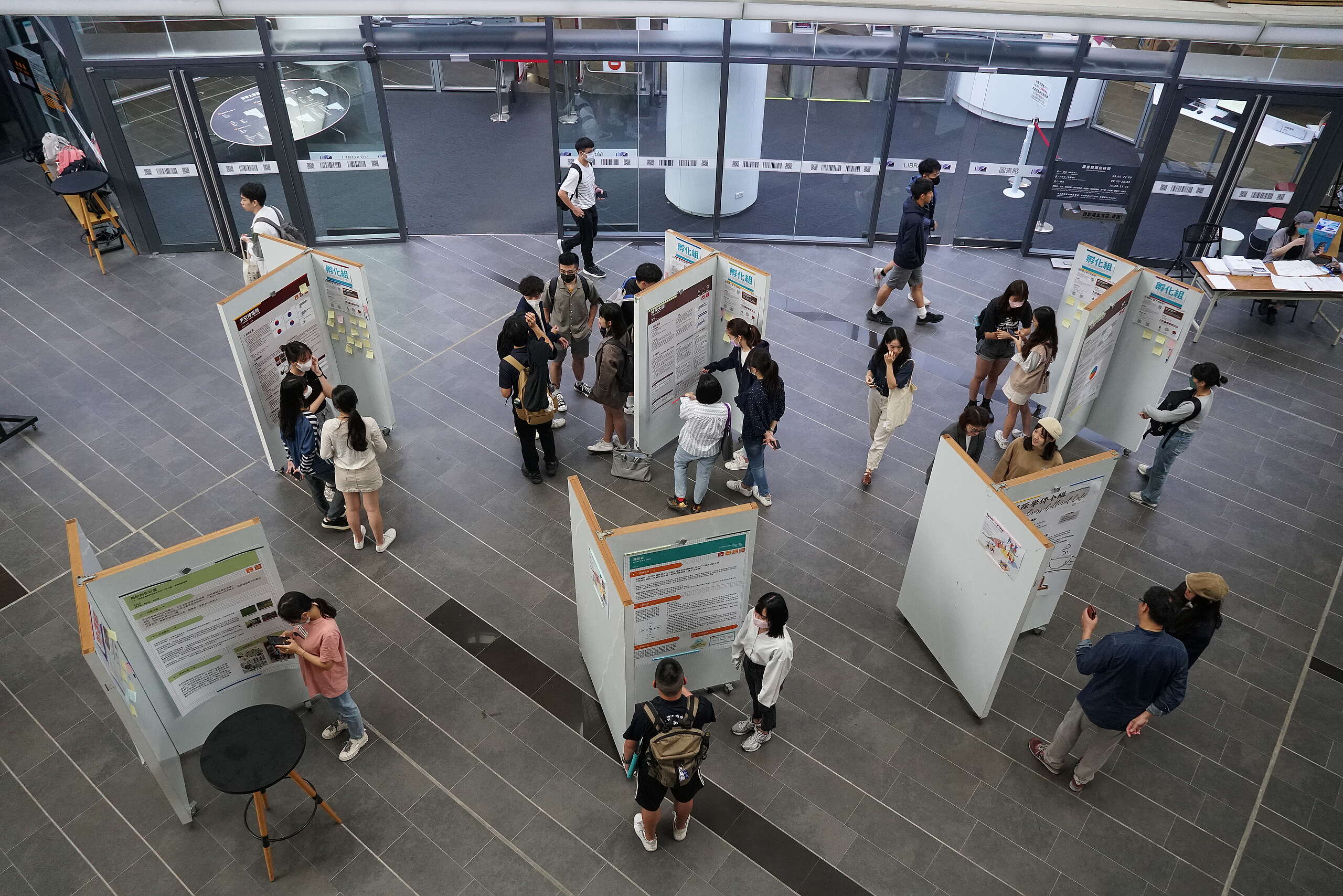 清華綠點點在2022年4月中旬舉辦專案倡議展覽，順著校慶週的人潮，收集了不少的回饋。