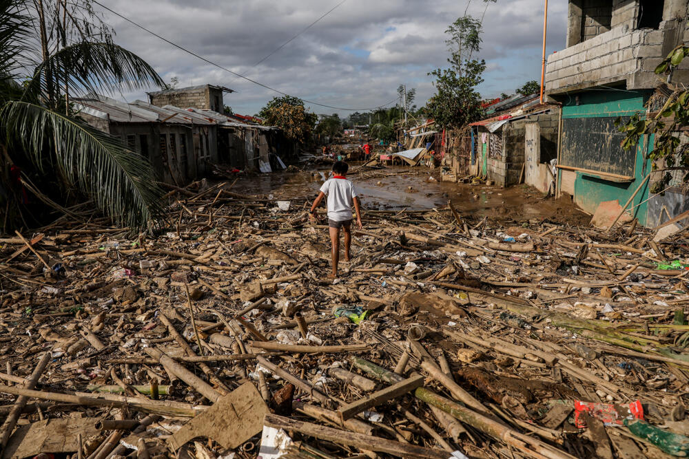 2020年11月15日，菲律賓馬尼拉東部遭逢「梵高」颱風（Typhoon Vamco）襲擊，暴雨和強風導致斷電和房屋倒塌，數萬人流離失所。