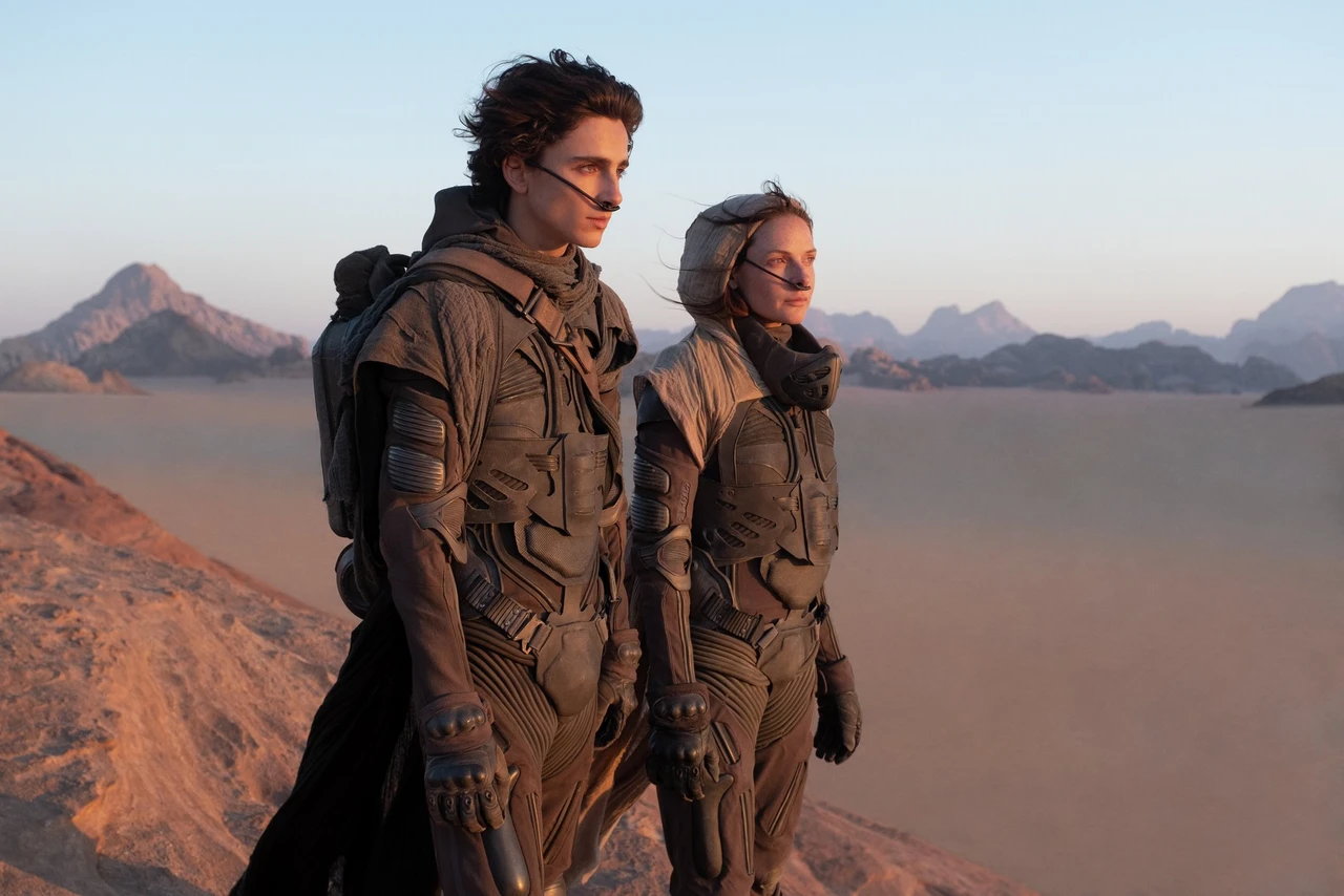 電影《沙丘》以一座沙漠星球為故事主場景，探討資源爭奪和權力鬥爭議題。