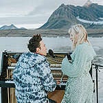 英國音樂人Jacob Collier和挪威歌手AURORA於北極海的表演平臺演唱《A Rock Somewhere》與《The Seed》的混搭曲。