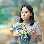 繪本編輯德瑜，分享《救救體育課》的故事。