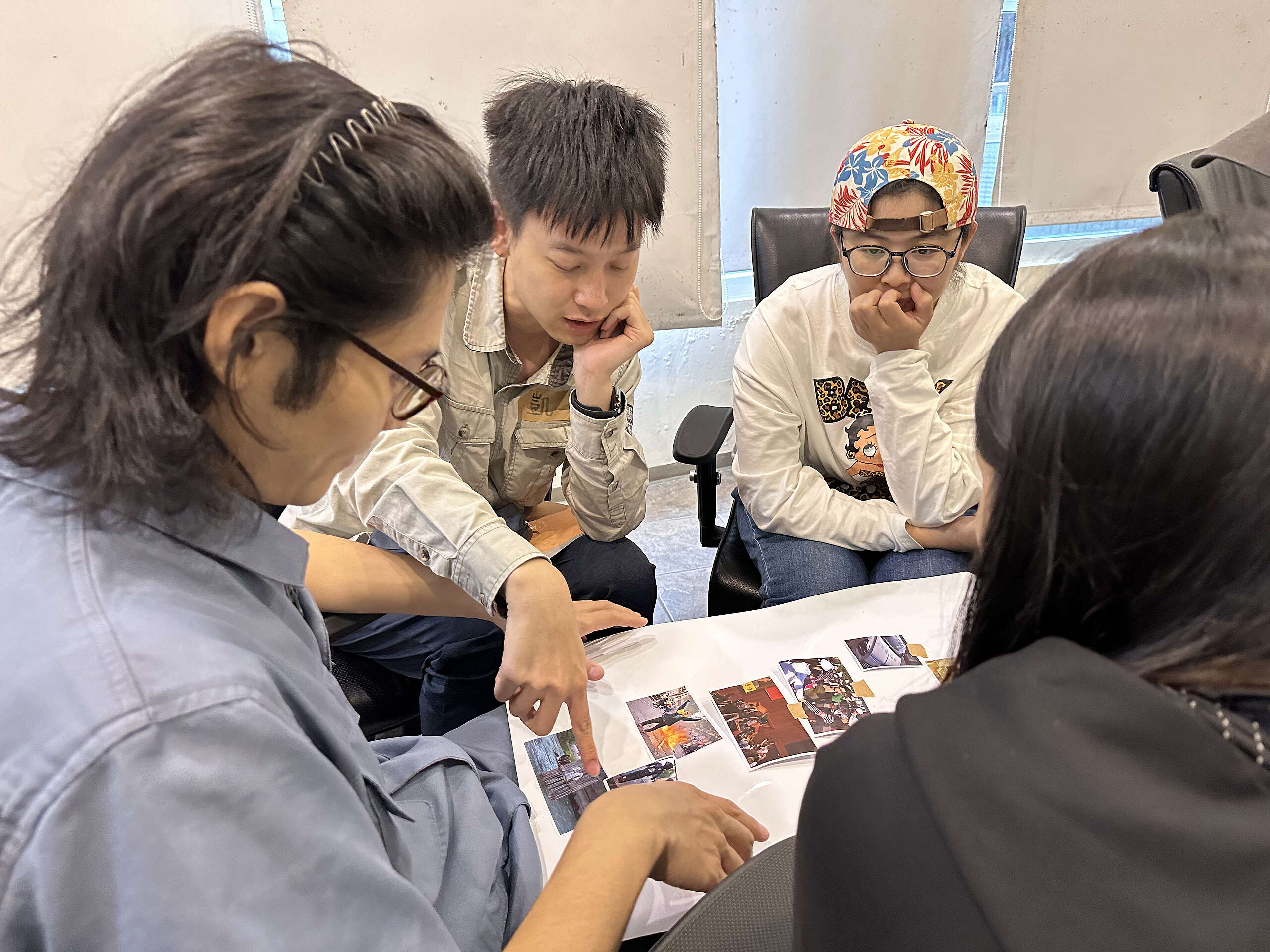 「基礎行動培訓營」當中有大量的腦力激盪和討論。