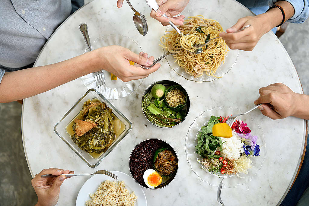 Vegetarian Thai Food in Bangkok. © Roengchai Kongmuang / Greenpeace