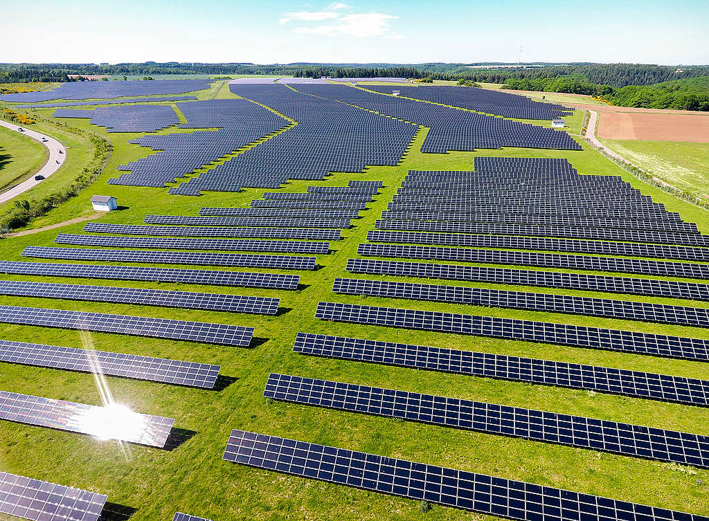 Solar Energy Farm in Hasborn, Niederoefflingen. © Paul Langrock / Greenpeace