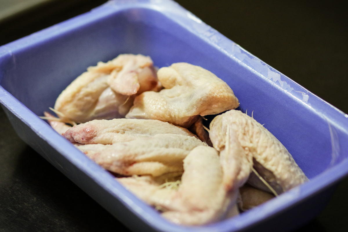 Chicken Wings in Packaging in France. © Elsa Palito / Greenpeace