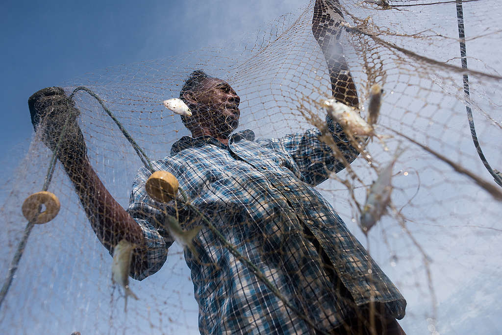 Local Fisherman in southern Thailand. © Sirachai Arunrugstichai / Greenpeace