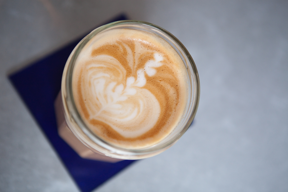 Coffee at Silo Cafe in Brighton. © Emma Stoner / Greenpeace
