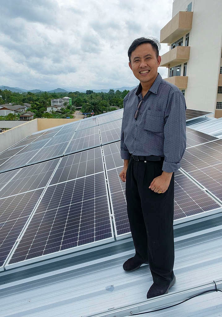 Solar Rooftop at Luang Suan Hospital in Thailand. © Greenpeace / Arnaud Vittet