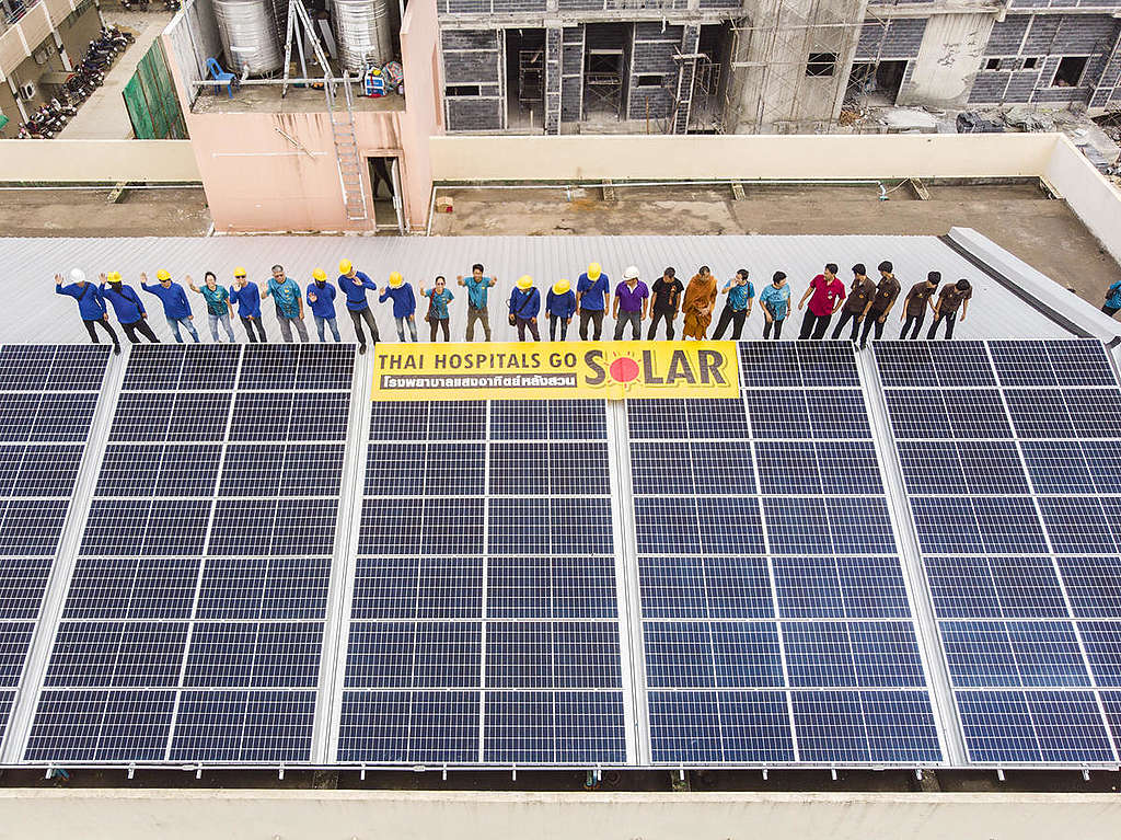 Solar Rooftop ที่โรงพยาบาลหลวงสวนในประเทศไทย. © Greenpeace