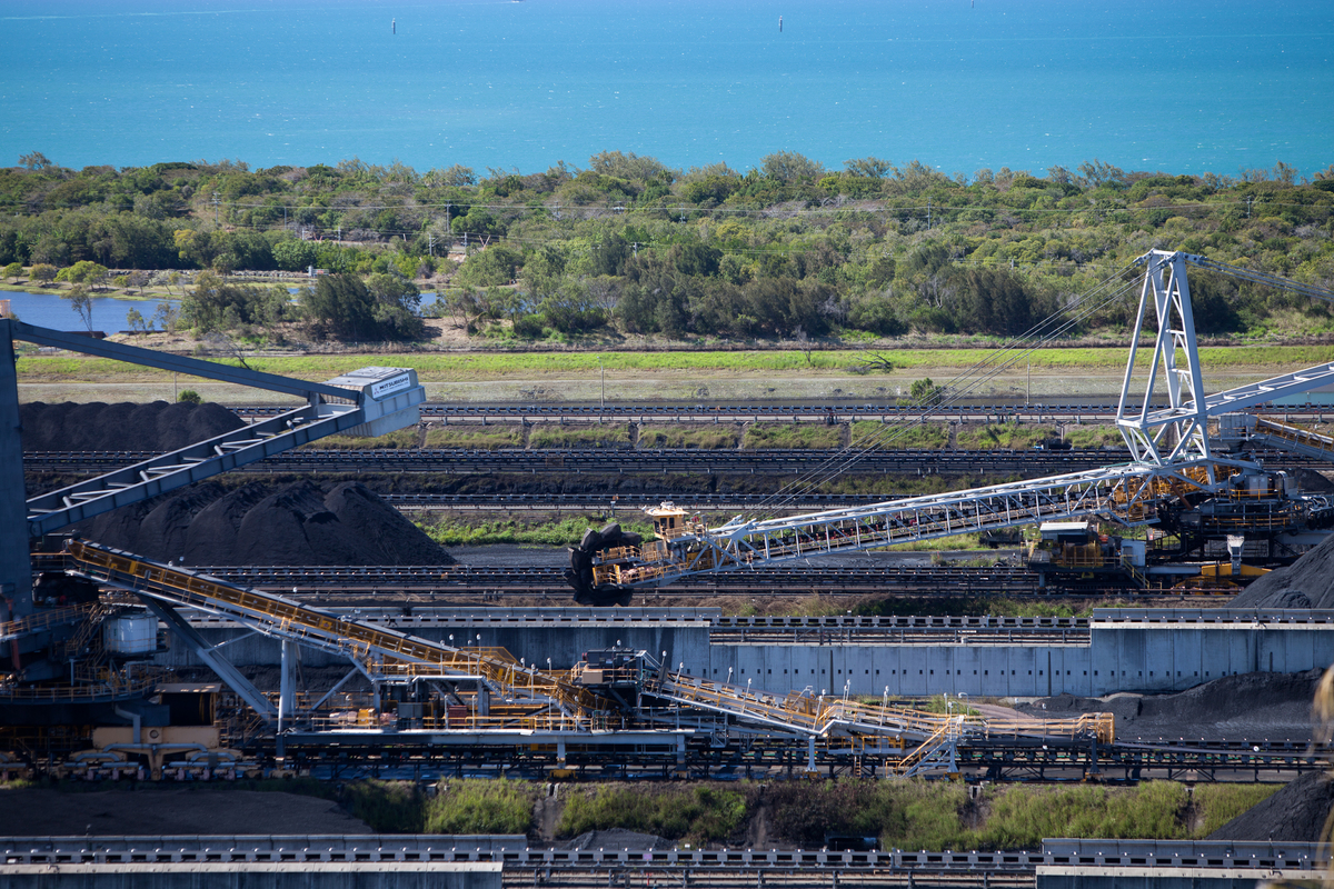 Hay Point Coal Terminal. © Tom Jefferson / Greenpeace