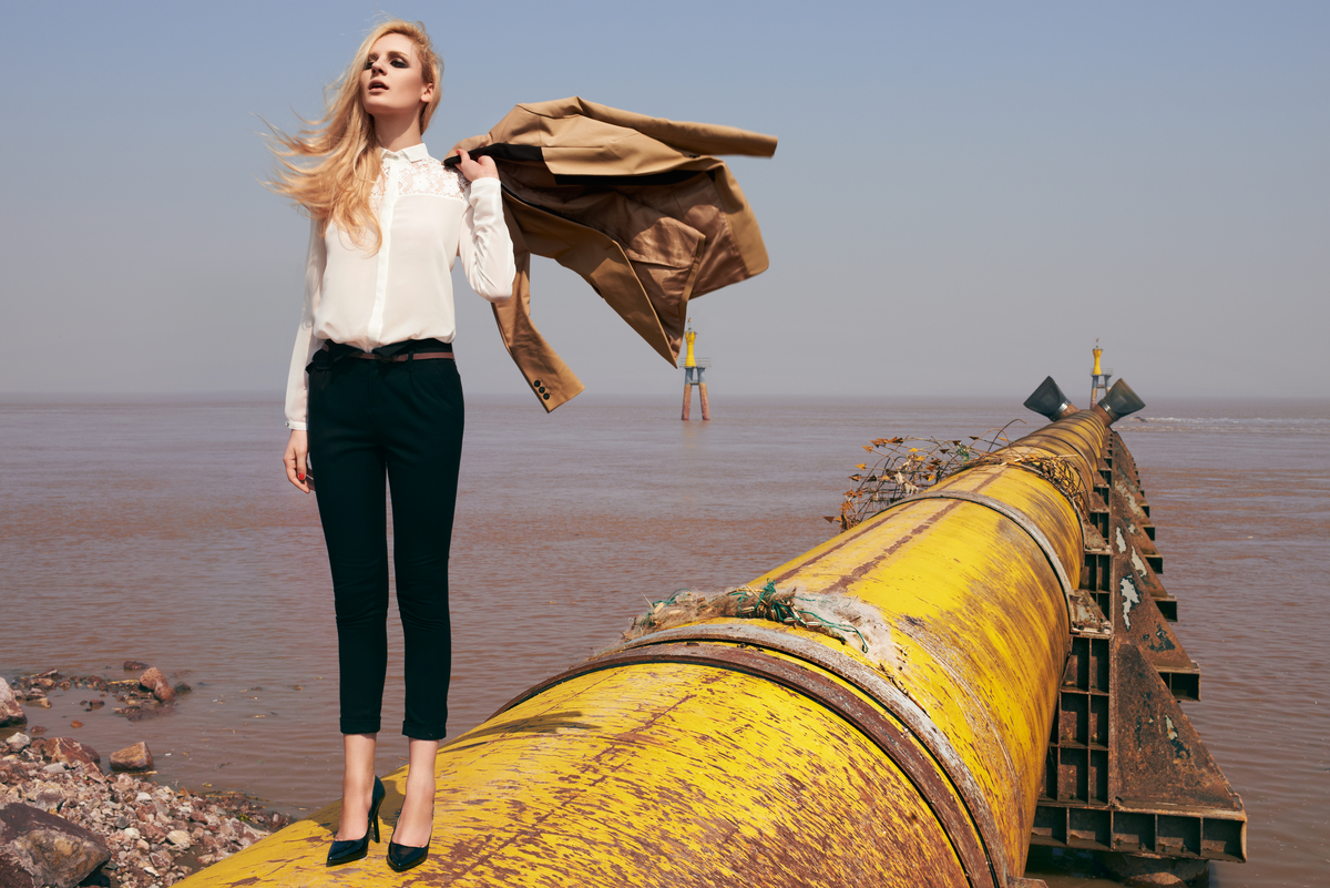 'Toxic Glamour' Fashion Shoot in China. © Lance Lee / Greenpeace