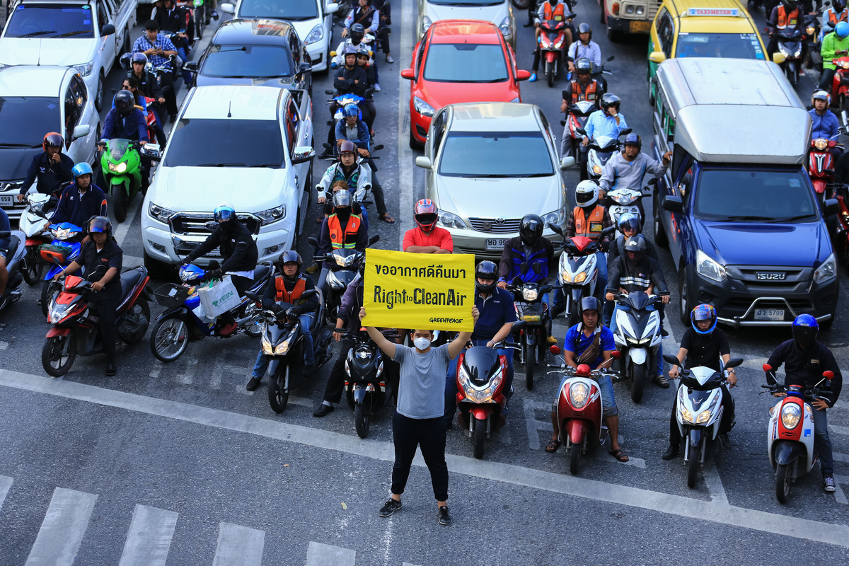"Right to Clean Air" Activity in Bangkok. © Baramee  Temboonkiat / Greenpeace