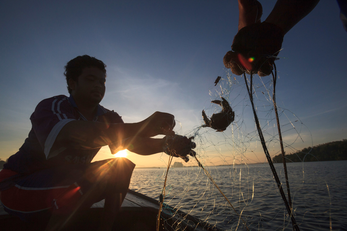 Fishing Community in Southern Thailand. © Athit Perawongmetha / Greenpeace