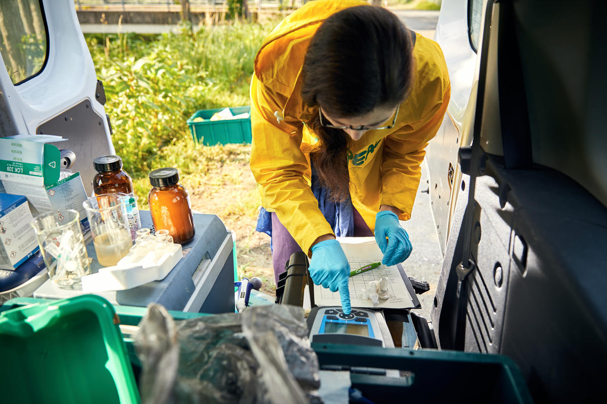 Water Testing in Austria. © Mitja  Kobal / Greenpeace