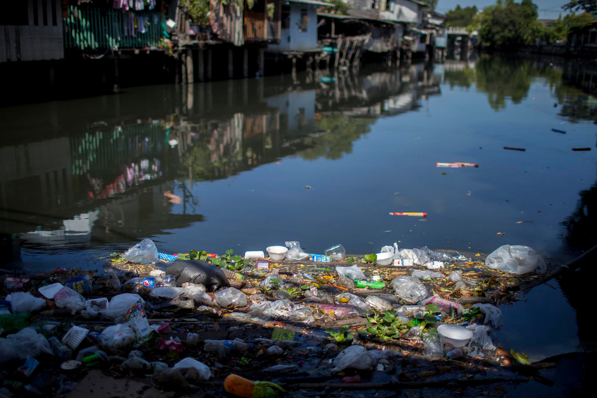 Plastic Waste in Bangkok's Canals. © Chanklang  Kanthong / Greenpeace