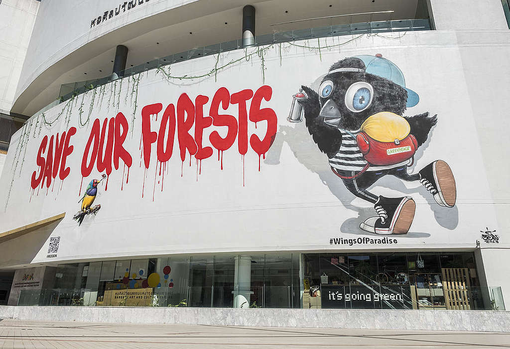 Wings of Paradise Mural in Bangkok. © Arnaud Vittet / Greenpeace Wings of Paradise Mural in Bangkok. © Arnaud Vittet / Greenpeace