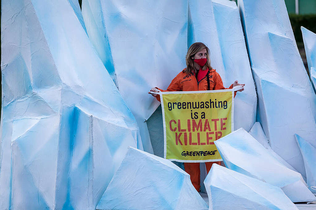 Climate Action at Eni Headquarter in Rome  Greenpeace  Francesco Alesi