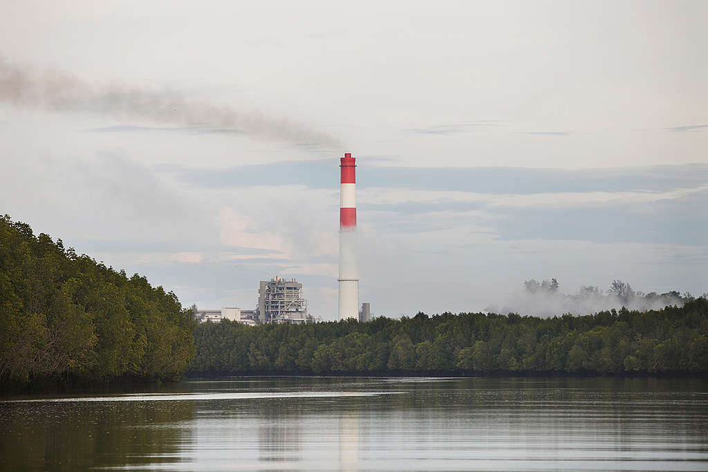 Diesel Power Plant in Krabi Province in Thailand. © Luke Duggleby / Greenpeace