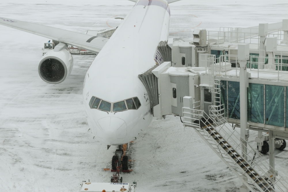 airplane snow storm airplane snow storm